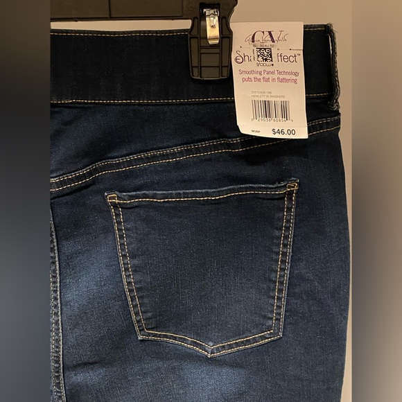 Plus Size Gloria Vanderbilt Shape Effect Capri Pants - Picture 7 of 8